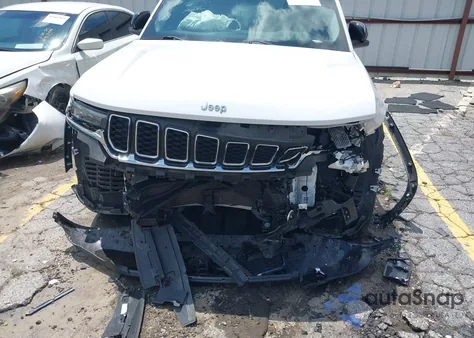 2023 Jeep Grand Cherokee Laredo 4X2 из США, поврежденный, VIN 1C4RJGAGXPC511667